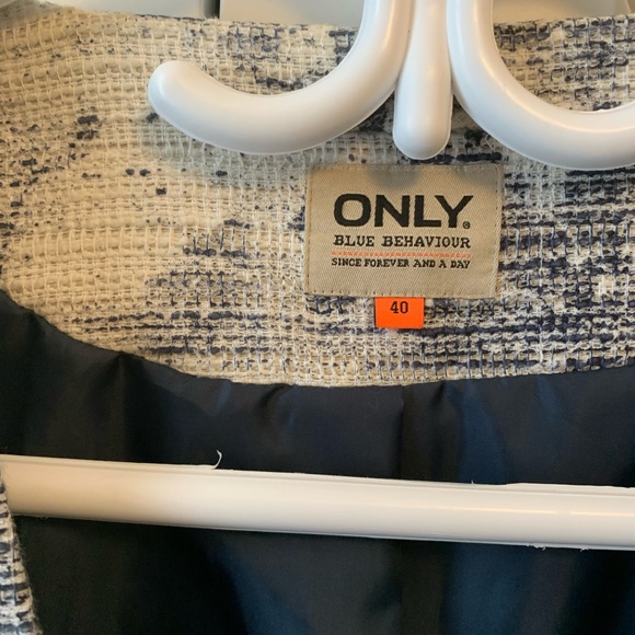 Host pick 💙 Navy and White Blazer - Only - Picture 3 of 3